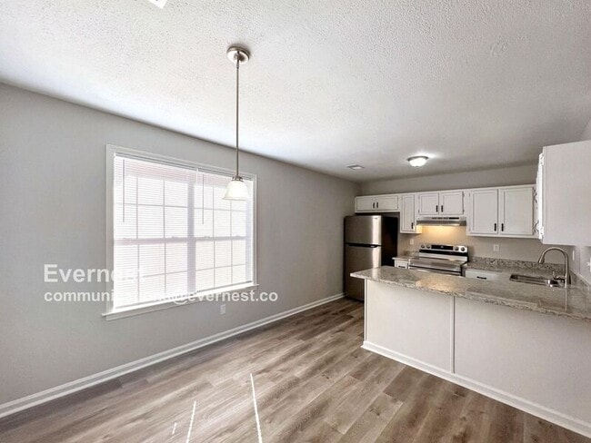 Building Photo - 5807 Garden Walk W
