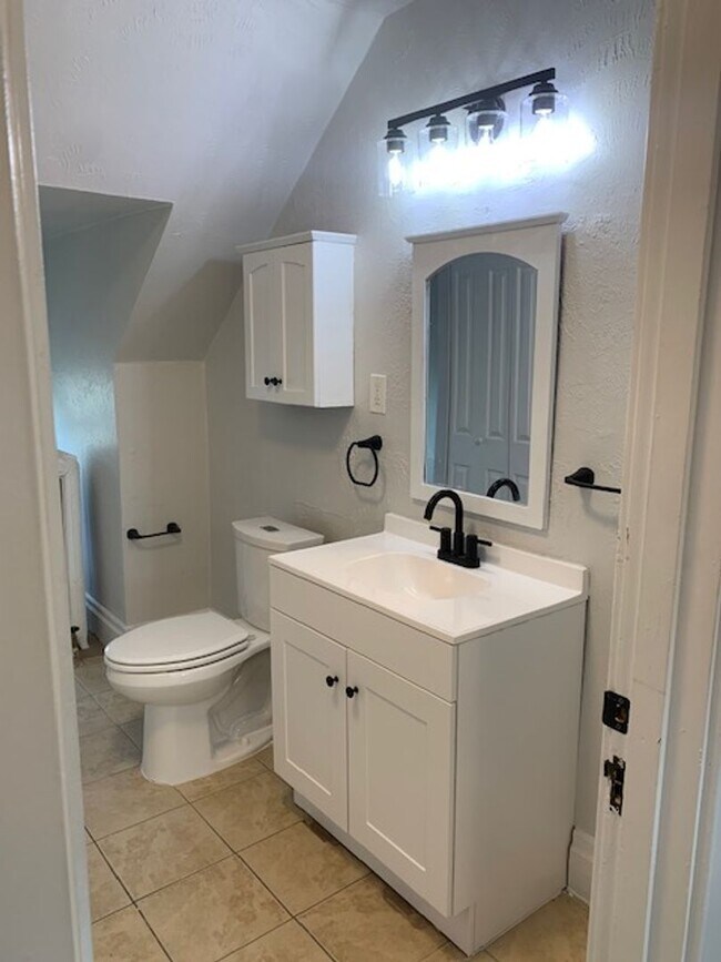 Building Photo - 1201 Creedmore Avenue