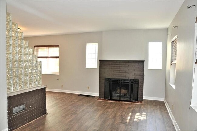 Building Photo - 8751 White Ave