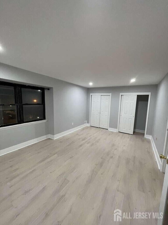Building Photo - 807 Merrywood Dr
