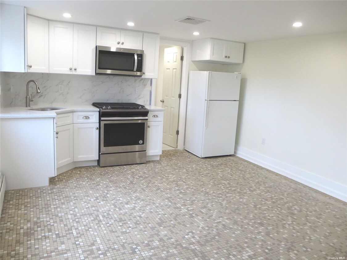 Foto principal - 128 Godfrey Ln