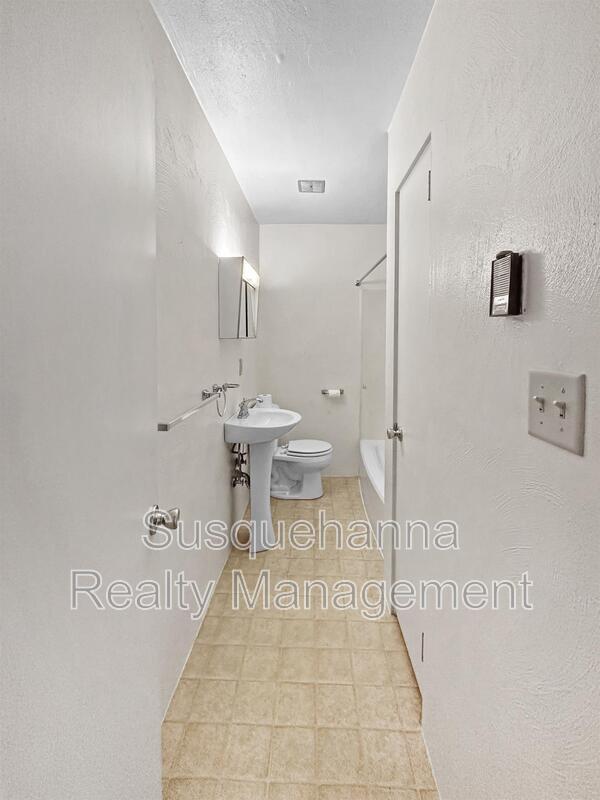 Building Photo - 2 Arwin Dr