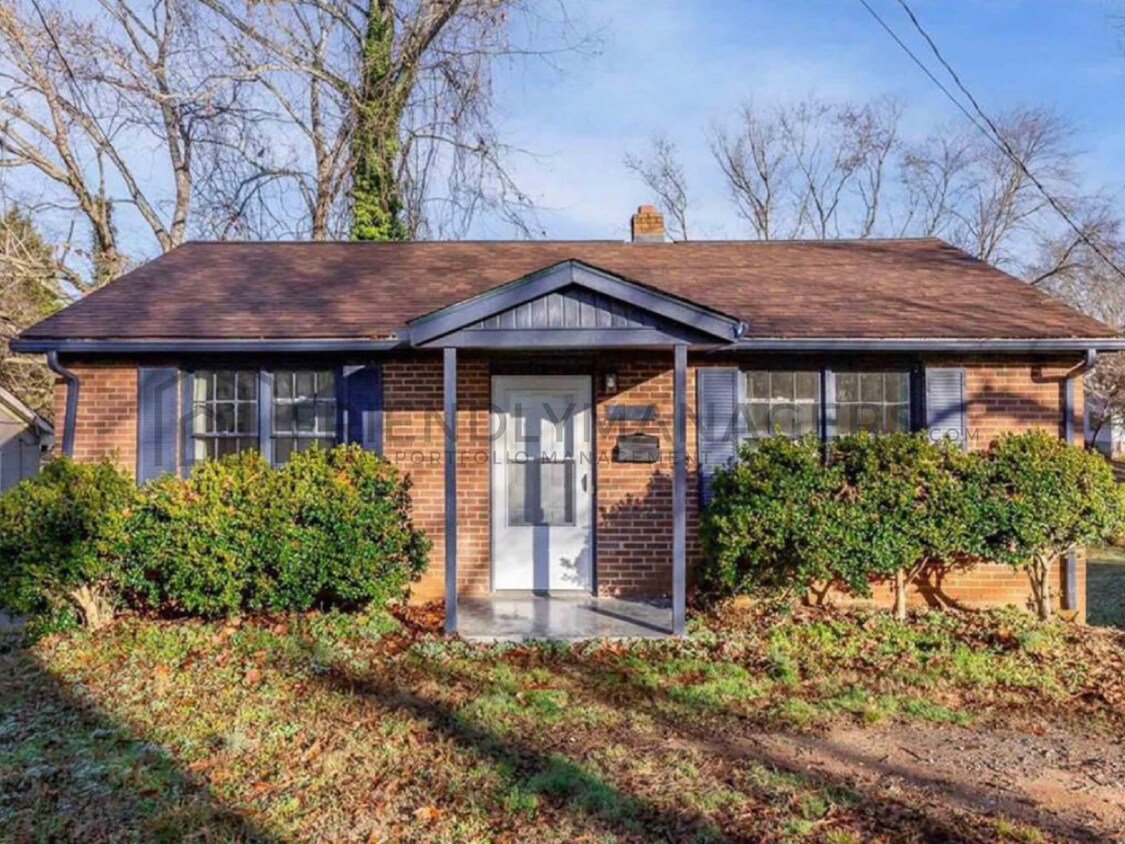 Primary Photo - Updated 2 Bed 1 Bath Winston-Salem Rental ...