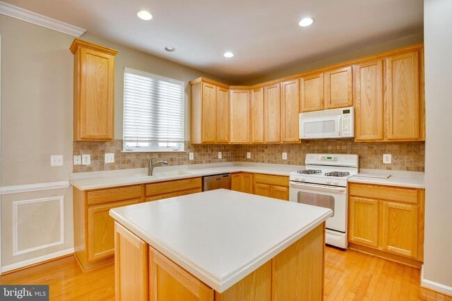 Building Photo - 9329 Cumbria Valley Dr