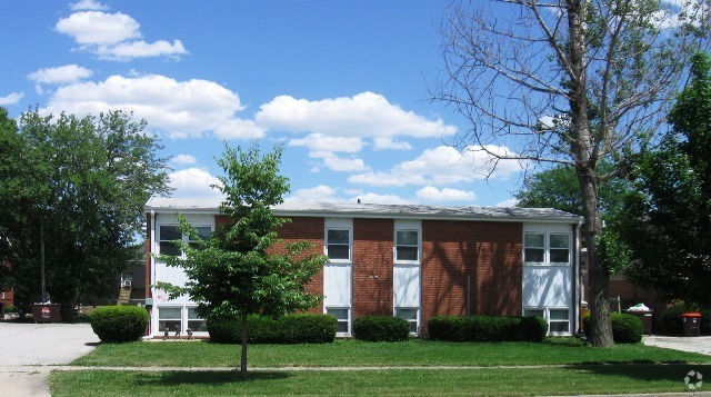 Building Photo - 1010 N School St