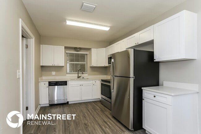 Building Photo - 2124 Almeria Way S