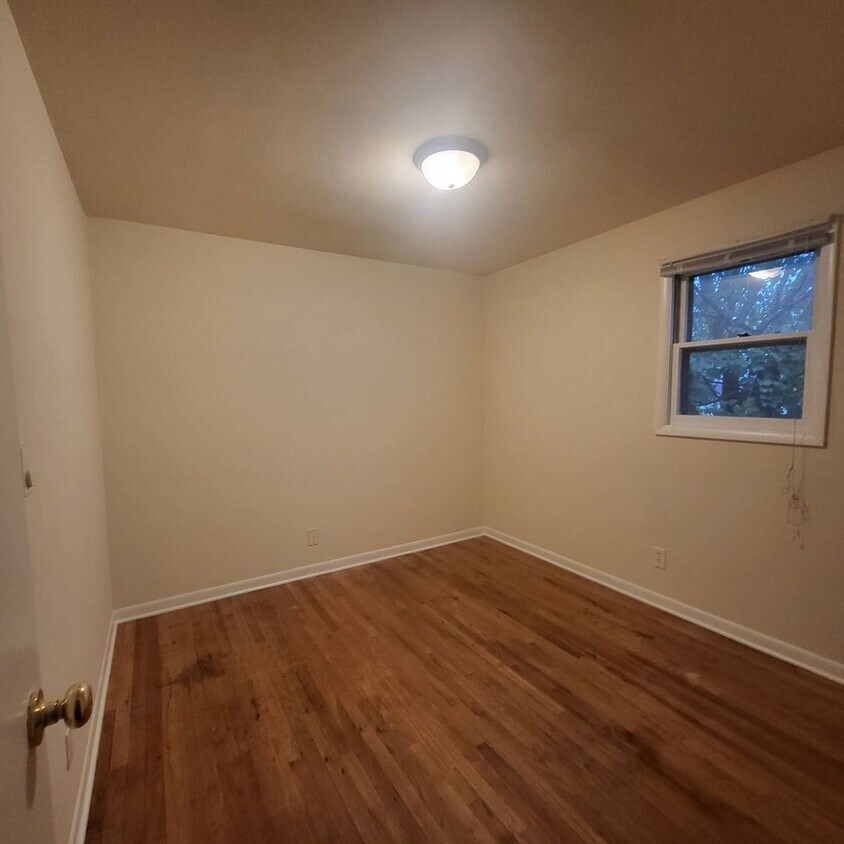 Foto del edificio - 310 E Main St