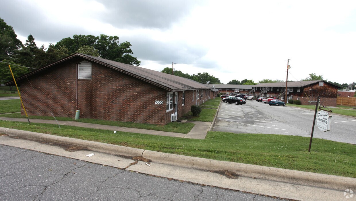 Primary Photo - 1600 Long St