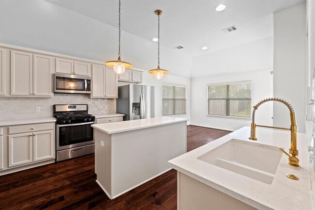 Foto del edificio - 7113 Cromarty Ln