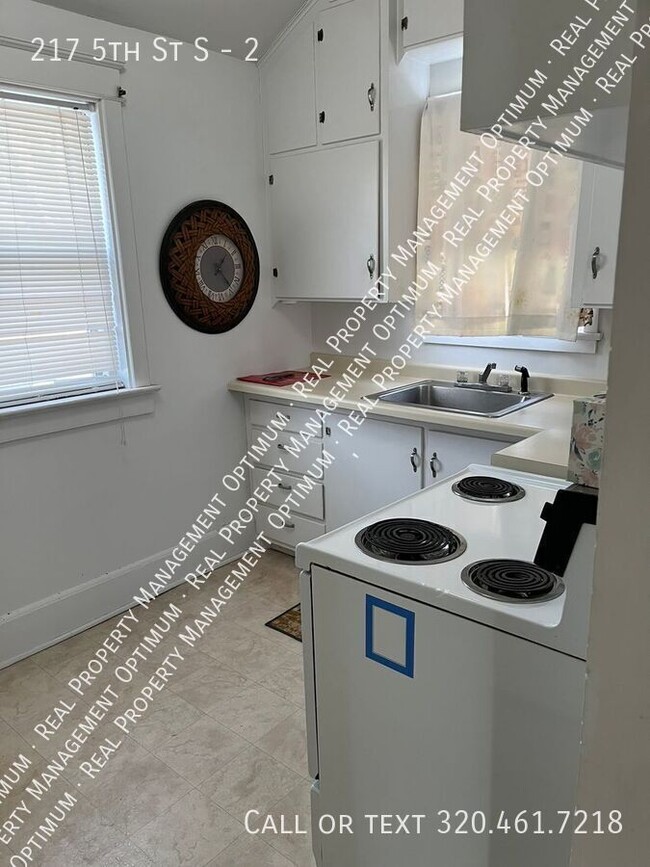 Building Photo - 1 Bedroom 1 Bath Apartment Available April...