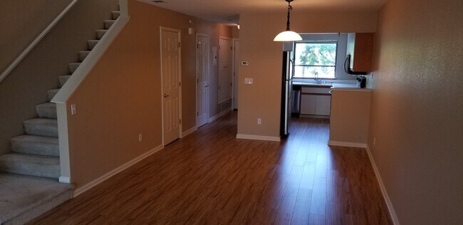 Foto del edificio - 2576 Oak Rd