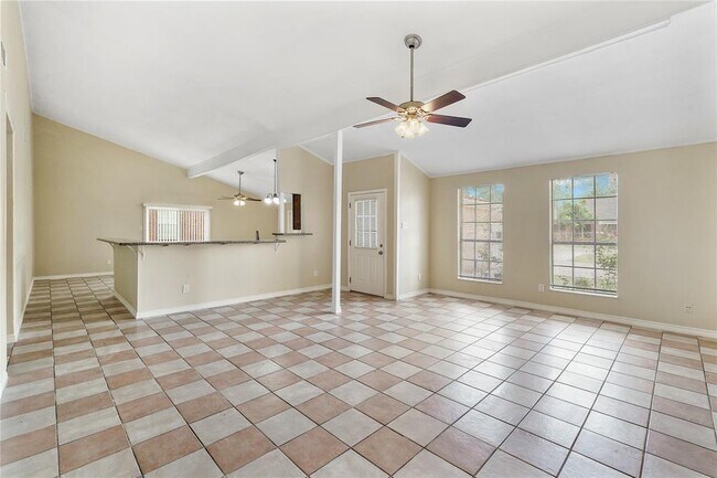 Foto del edificio - 8330 Saylynn Ln