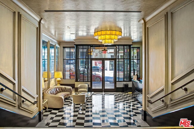 Building Photo - 1645 Vine St