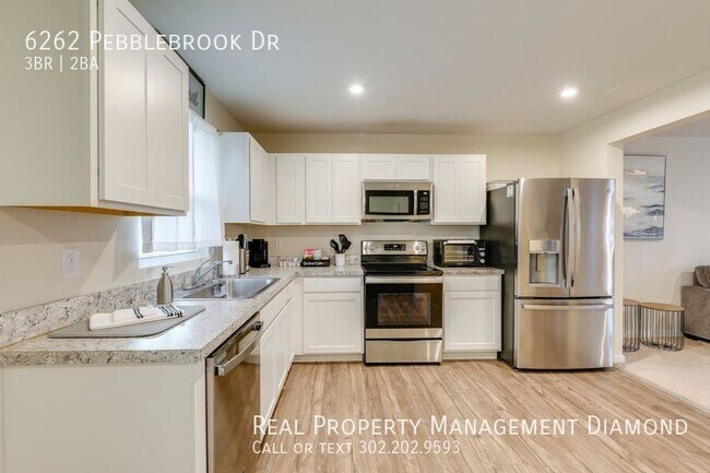 Foto del edificio - 6262 Pebblebrook Dr