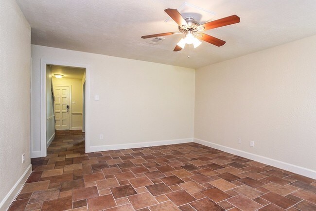 Building Photo - 11611 Marrs Dr