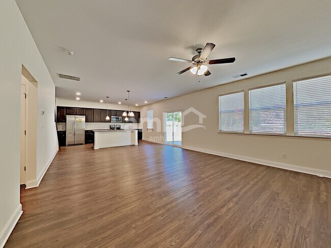 Building Photo - 124 Lindridge Dr