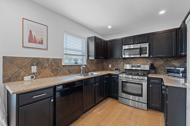 Building Photo - 5701 Breezewood Dr