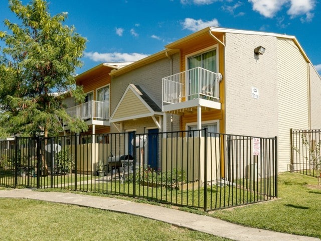 Spring Rose Apartments Houston Tx Apartments Com