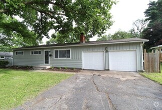 Building Photo - 5707 W 75th Terrace