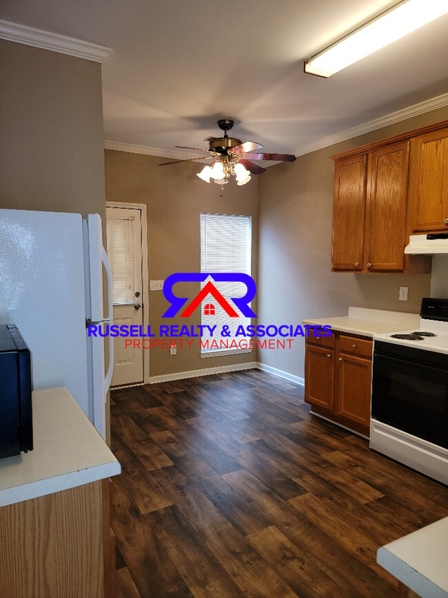 Building Photo - 1832 Copperfield Ln