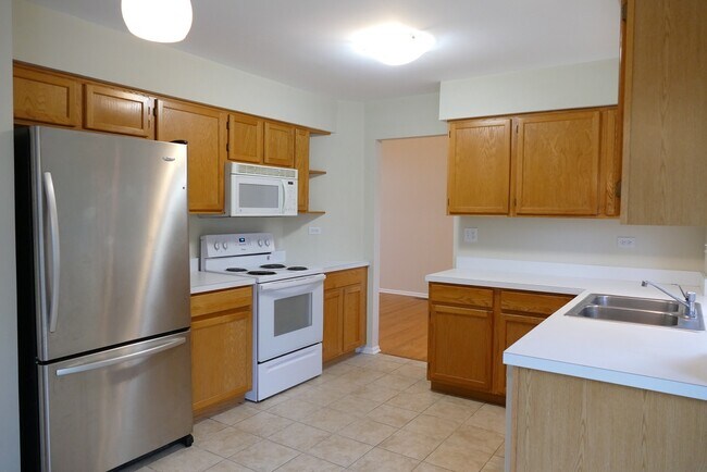 Building Photo - 2052 Spice Cir