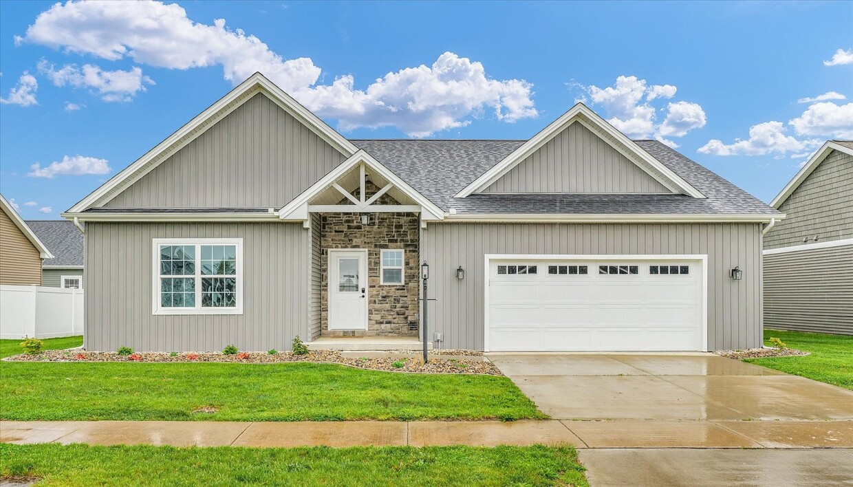 Primary Photo - 3408 S Myra Ridge Dr
