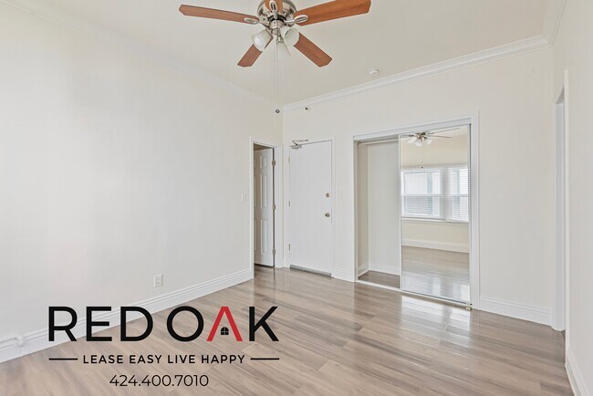 Building Photo - ~LOW DEPOSIT~ Sun-Drenched Studio with Bea...