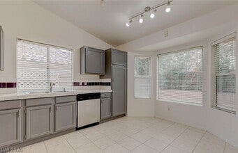 Building Photo - 7225 Scenic Hills Dr