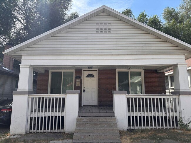 Foto del edificio - 3 Bedroom Home Across From Trolley Square