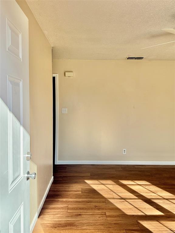 Foto del edificio - 641 Groveland Dr