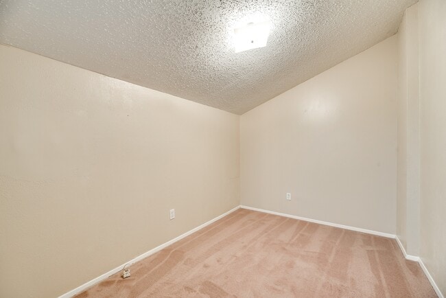 Building Photo - Great home on a corner lot!  Garland ISD