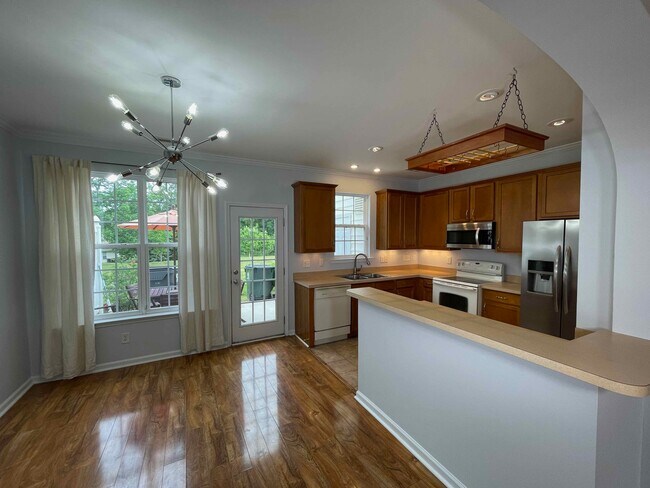 Clean and functional kitchen! - 412 Colwick Ln