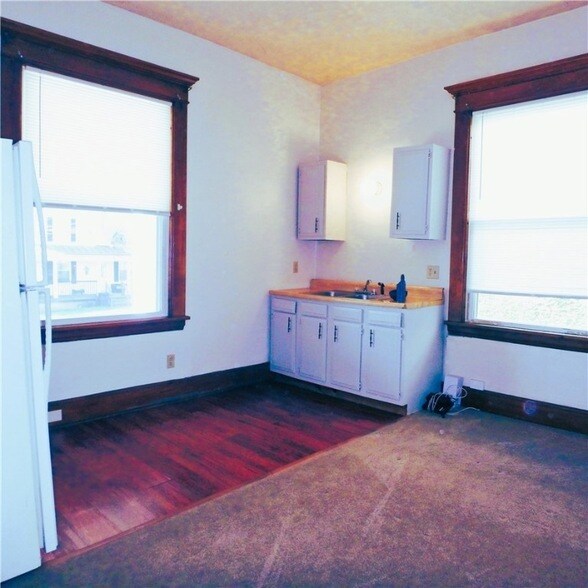 Foto del edificio - 360 Duncan Ave