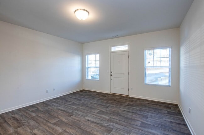 Building Photo - BEAUTIFUL 2 Bedroom Townhome in Cox Mill D...