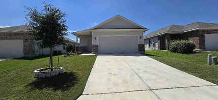 Building Photo - 131 Laurel Grace Ln