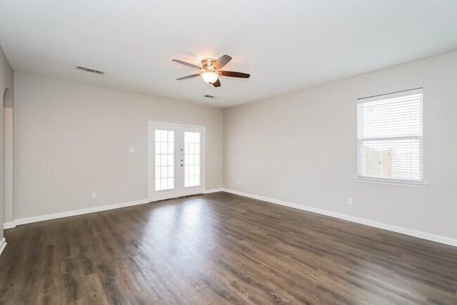 Foto del edificio - 6120 Chalk Hollow Dr