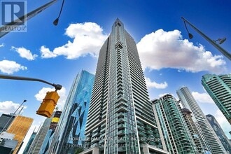 Building Photo - 33 Bay St.