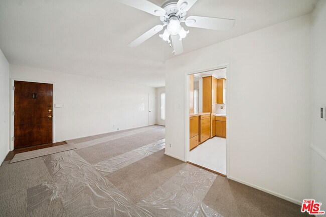 Foto del edificio - 8442 Blackburn Ave