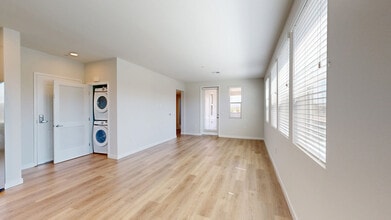 Interior Photo - Avena