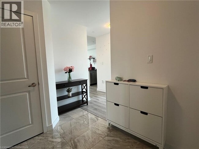 Building Photo - 101 Shoreview Pl
