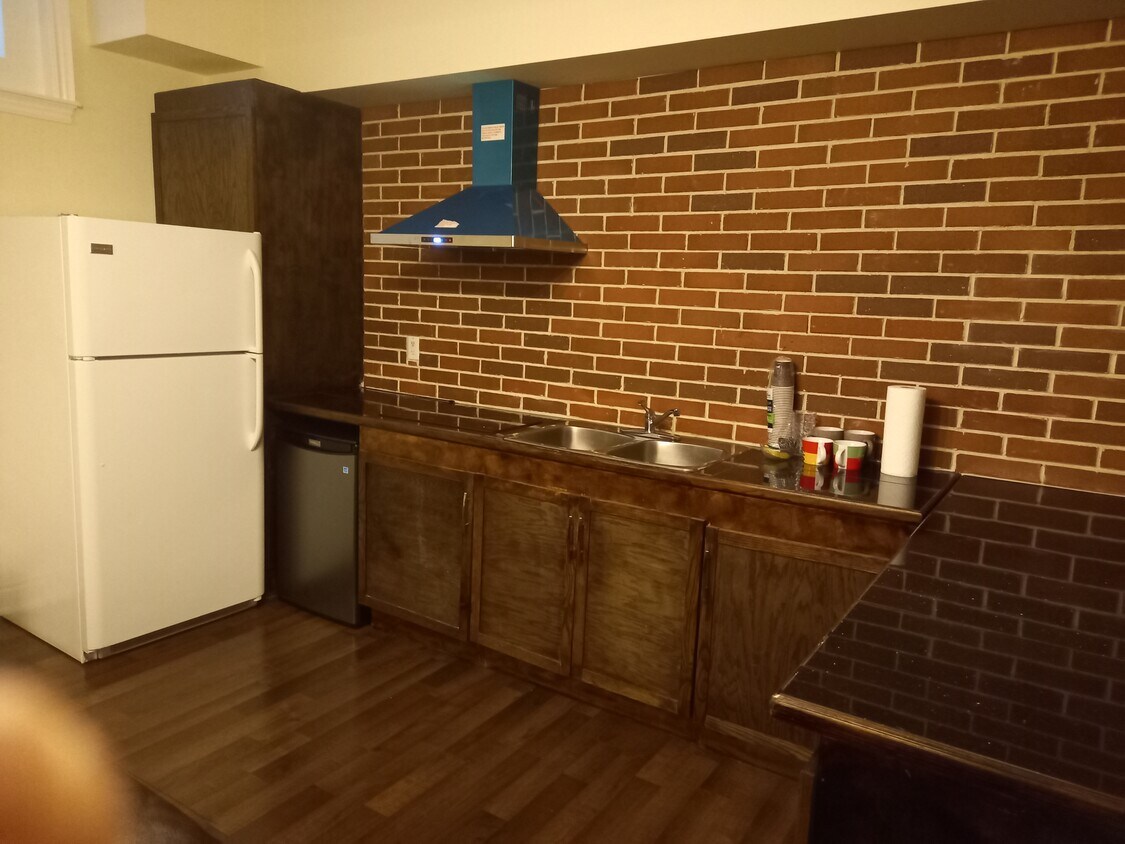 Primary Photo - 207 Canyon Hill Av