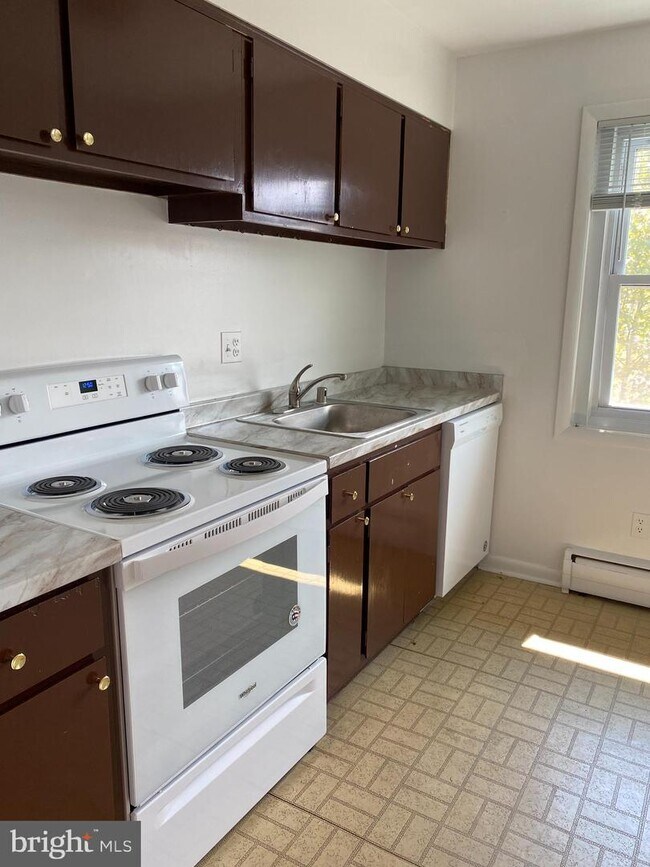 Foto del edificio - 4256 Buckman Rd