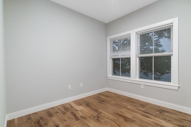 Building Photo - 475 Meridian St