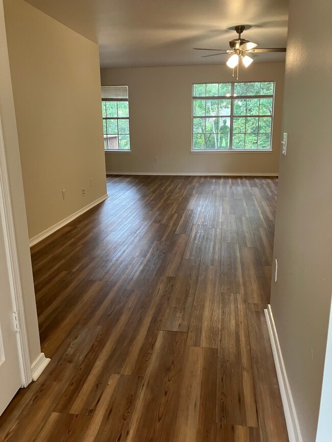 Building Photo - 8629 Golf Creek Dr