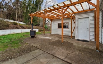 Building Photo - 6593 SE Thiessen Rd