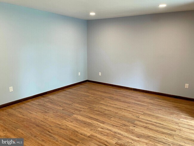 Foto del edificio - 506 Meadowview Ln