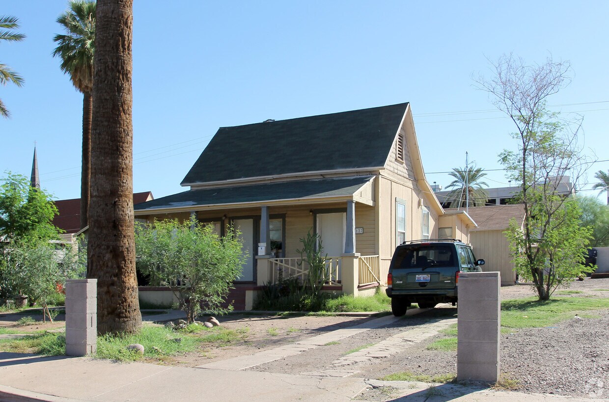 Primary Photo - 127 N 10th Ave
