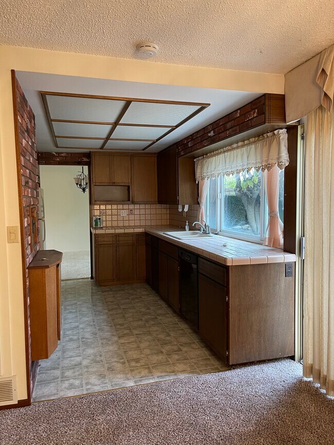 Foto del edificio - 2120 Fernwood Ct