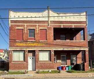 Building Photo - 1301 Main St