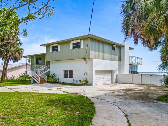 Building Photo - 7810 S Tropical Trail